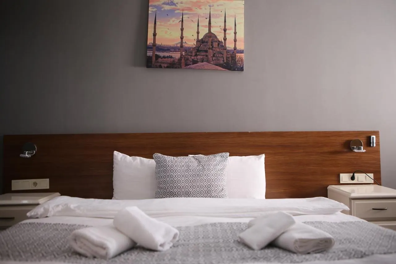 Lily Airport Otel Arnavutkoy