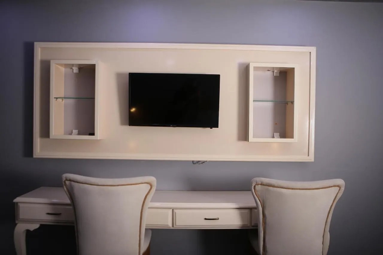 Lily Airport Otel Arnavutkoy Alojamento de Acomodação e Pequeno-almoço